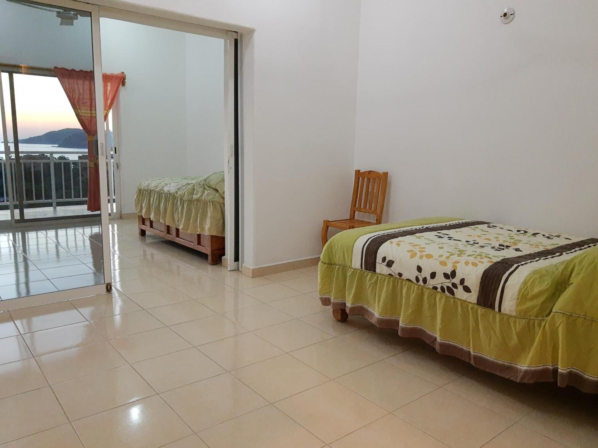 Sunset House Zihuatanejo Aparthotel Room photo